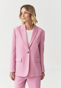 Костюм Костюм