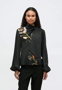 Атласная блузка Атласная блузка