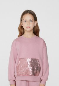 Толстовка Толстовка