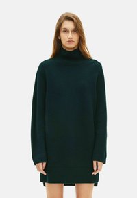 Вязаное платье Вязаное платье