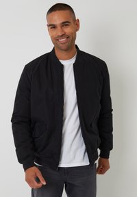 Куртка бомбер Куртка бомбер