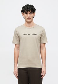 Футболка Футболка