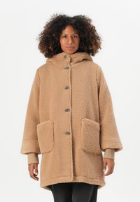 Шерстяное пальто Шерстяное пальто