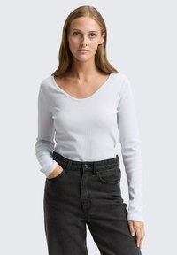 Лонгслив Лонгслив