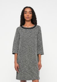 Короткое платье Короткое платье