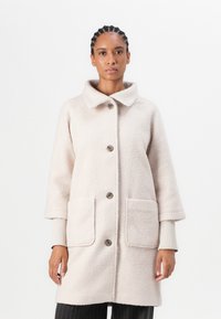 Короткое пальто Короткое пальто