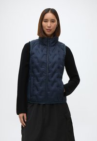 Жилет Жилет