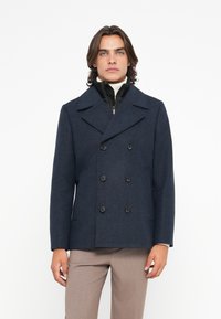 Шерстяное пальто Шерстяное пальто