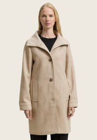 Короткое пальто Короткое пальто