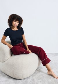 Широкие брюки Широкие брюки