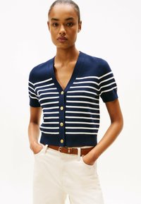 Вязаная кофта Вязаная кофта