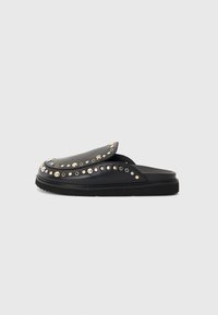 Шлепанцы Шлепанцы