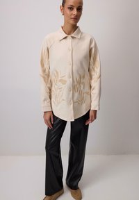 Блузка-рубашка Блузка-рубашка