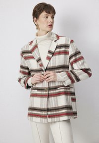 Короткое пальто Короткое пальто