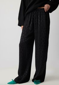 Широкие брюки Широкие брюки