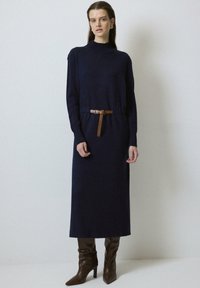 Вязаное платье Вязаное платье