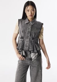 Жилет Жилет