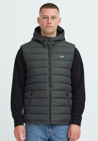 Жилет Жилет