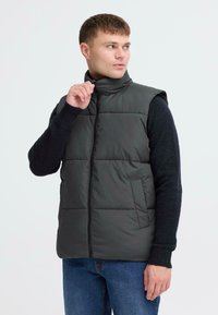 Жилет Жилет