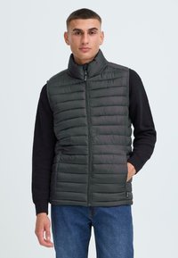 Жилет Жилет