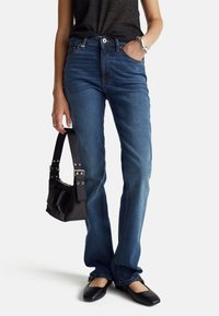 Прямые джинсы Прямые джинсы