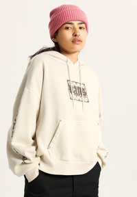 Пуловер с капюшоном Пуловер с капюшоном