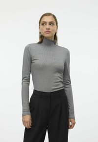 Пуловер Пуловер