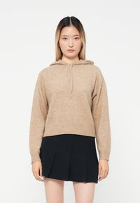 Пуловер с капюшоном Пуловер с капюшоном