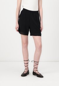 Шорты Шорты