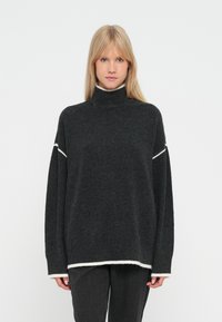 Пуловер Пуловер