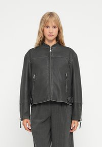 Кожаная куртка Кожаная куртка