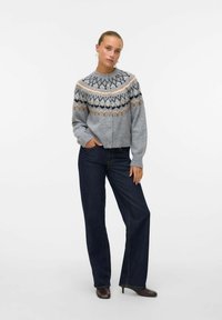 Жаккардовая вязаная кофта Жаккардовая вязаная кофта