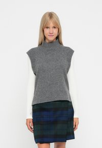 Пуловер с коротким рукавом Пуловер с коротким рукавом