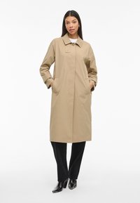 Тренч Тренч