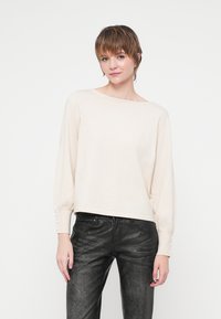 Пуловер Пуловер