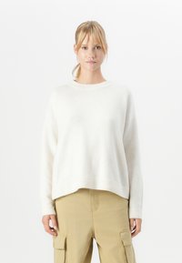 Пуловер Пуловер