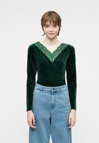 Лонгслив Лонгслив