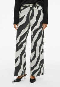 Джинсы Джинсы