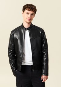 Кожаная куртка Кожаная куртка