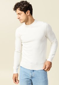 Пуловер Пуловер