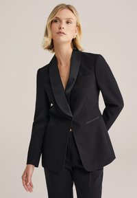 Костюм Костюм