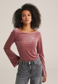 Лонгслив Лонгслив