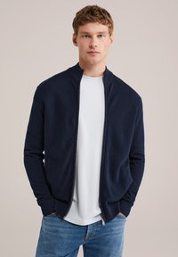 Вязаная кофта Вязаная кофта