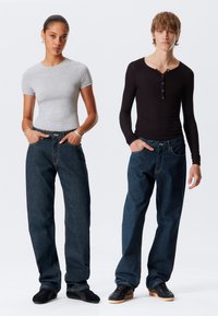 Прямые джинсы Прямые джинсы