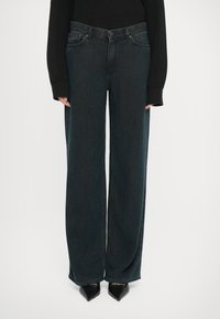 Джинсы Джинсы