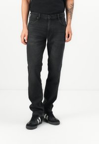 Прямые джинсы Прямые джинсы