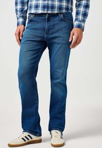 Прямые джинсы Прямые джинсы