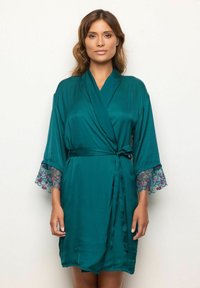 Халат Халат