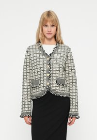 Жаккардовая вязаная кофта Жаккардовая вязаная кофта