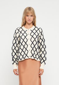 Твинсет Твинсет